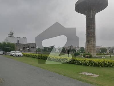 5 Marla Park Facing Plot For Sale In LBlock