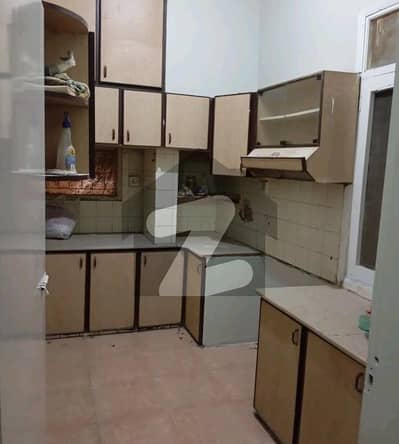 گلشنِ اقبال - بلاک 3 گلشنِ اقبال,گلشنِ اقبال ٹاؤن,کراچی میں 3 کمروں کا 10 مرلہ زیریں پورشن 85.0 ہزار میں کرایہ پر دستیاب ہے۔