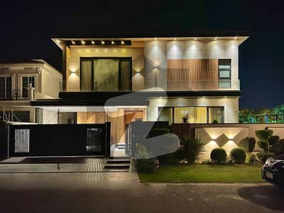 لیک سٹی ۔ سیکٹر ایم ۔ 3 لیک سٹی,رائیونڈ روڈ,لاہور میں 5 کمروں کا 1 کنال مکان 12.99 کروڑ میں برائے فروخت۔