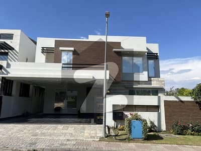 ڈی ایچ اے ڈیفینس فیز 2 ڈی ایچ اے ڈیفینس,اسلام آباد میں 5 کمروں کا 1 کنال مکان 9.5 کروڑ میں برائے فروخت۔