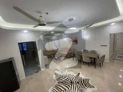 قراقرم گرینز گلبرگ گرینز,گلبرگ,اسلام آباد میں 2 کمروں کا 8 مرلہ فلیٹ 3.95 کروڑ میں برائے فروخت۔