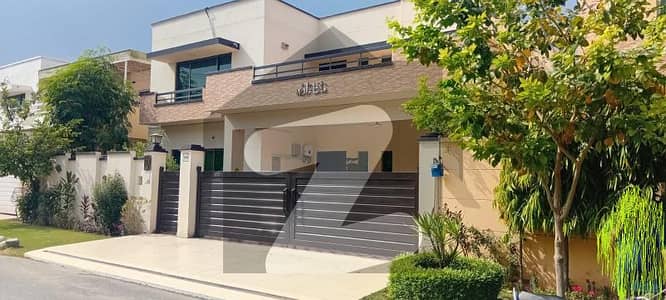 17 Marla 05 Bedroom 15kav Solar House Available For Sale In Askari 10 sector F Lahore Cantt