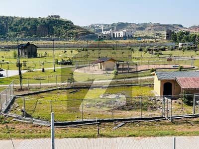 ڈی ایچ اے فیز 4 - سیکٹر سی ڈی ایچ اے ڈیفینس فیز 4,ڈی ایچ اے ڈیفینس,اسلام آباد میں 1 کنال رہائشی پلاٹ 2.95 کروڑ میں برائے فروخت۔