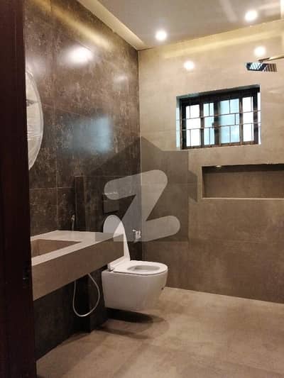 F-11 Renovated Ground+ Basement 3bed 4 Bath Vip Green Lawn Separate Gate