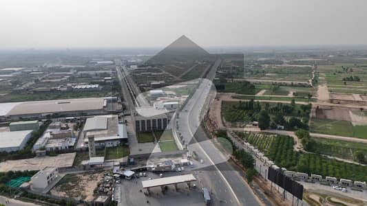 ایم 3 انڈسٹریل سٹی فیصل آباد میں 8 کنال صنعتی زمین 1.7 کروڑ میں برائے فروخت۔