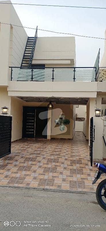 بش ایگزیکٹو ولاز ملتان میں 4 کمروں کا 7 مرلہ مکان 1.0 لاکھ میں کرایہ پر دستیاب ہے۔