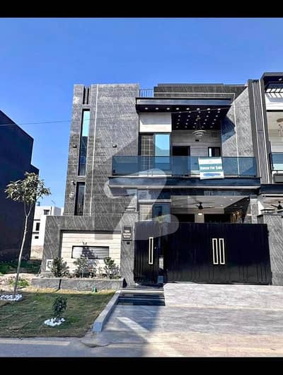 ڈی ایچ اے 9 ٹاؤن ڈیفنس (ڈی ایچ اے),لاہور میں 3 کمروں کا 5 مرلہ مکان 2.22 کروڑ میں برائے فروخت۔