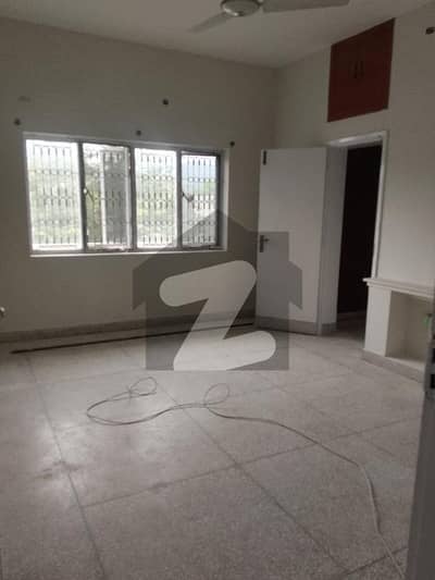 F10 sapart Beautiful Upper Portion For Rent 3Bedroom With Attached Bathroom Drawing Dining