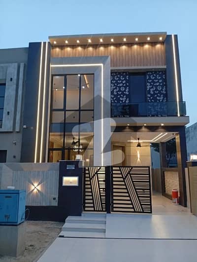 DHA RAHBAR PH 11 SECTOR 2 5M MODERN HOUSE READY FOR THE SALE 50FT ROAD LUSH HOUSE