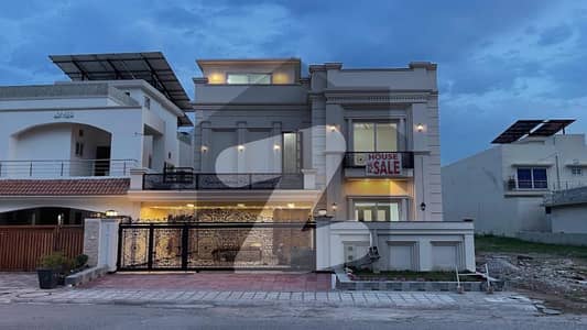 بحریہ ٹاؤن فیز 8 - بلاک اے1 بحریہ ٹاؤن فیز 8,بحریہ ٹاؤن راولپنڈی,راولپنڈی میں 5 کمروں کا 10 مرلہ مکان 4.45 کروڑ میں برائے فروخت۔