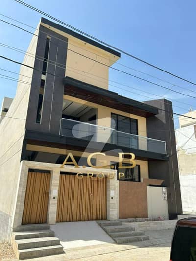 ہنسا سوسائٹی سکیم 33,کراچی میں 8 کمروں کا 10 مرلہ مکان 5.75 کروڑ میں برائے فروخت۔