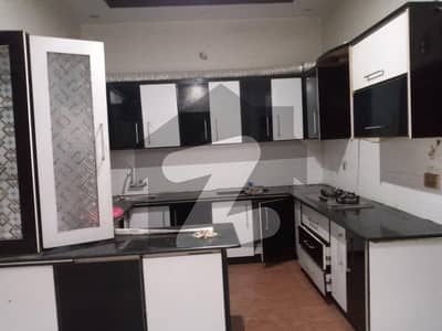 گلستانِ جوہر کراچی میں 3 کمروں کا 8 مرلہ بالائی پورشن 88.0 ہزار میں کرایہ پر دستیاب ہے۔