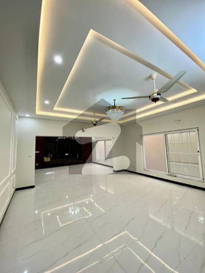 ایف ۔ 10 اسلام آباد میں 3 کمروں کا 1 کنال زیریں پورشن 2.2 لاکھ میں کرایہ پر دستیاب ہے۔