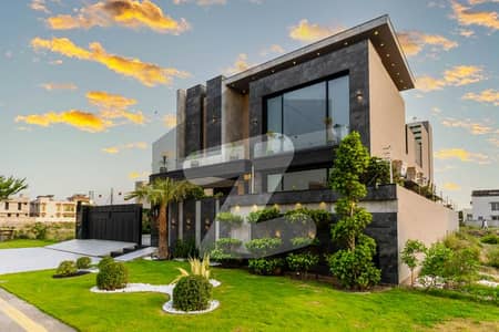 10 Marla Beautiful House for Rent DHA In Phase 4 Hot Location.