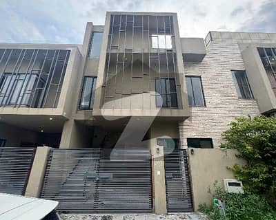 ایم پی سی ایچ ایس ۔ بلاک ایف ایم پی سی ایچ ایس ۔ ملٹی گارڈنز,بی ۔ 17,اسلام آباد میں 4 کمروں کا 5 مرلہ مکان 1.9 کروڑ میں برائے فروخت۔