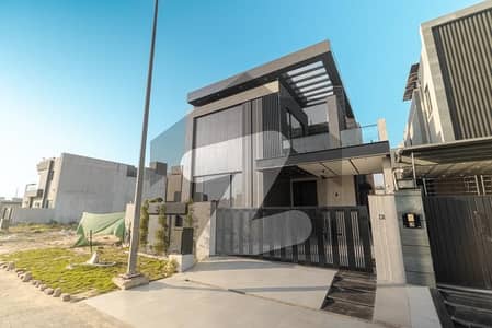 ڈی ایچ اے فیز 7 ڈیفنس (ڈی ایچ اے),لاہور میں 4 کمروں کا 10 مرلہ مکان 6.5 کروڑ میں برائے فروخت۔