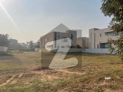 لیک سٹی میڈوز لاہور میں 4 مرلہ کمرشل پلاٹ 1.9 کروڑ میں برائے فروخت۔