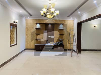 جی ۔ 13/1 جی ۔ 13,اسلام آباد میں 10 کمروں کا 14 مرلہ مکان 5.7 لاکھ میں کرایہ پر دستیاب ہے۔