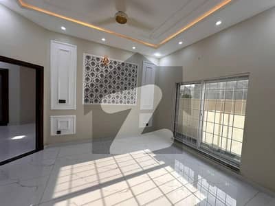 Valencia Town 2bed Flat Available For Rent For Office Purpose Also