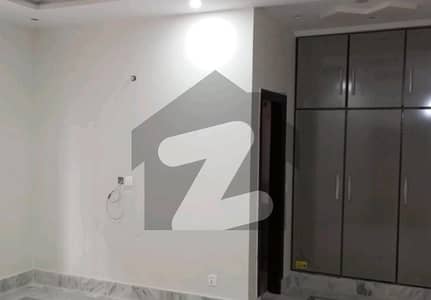 گارڈن ٹاؤن لاہور میں 6 کمروں کا 1 کنال مکان 6.0 لاکھ میں کرایہ پر دستیاب ہے۔