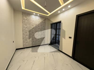 ایڈن ویلی فیصل آباد میں 3 کمروں کا 5 مرلہ مکان 2.8 کروڑ میں برائے فروخت۔