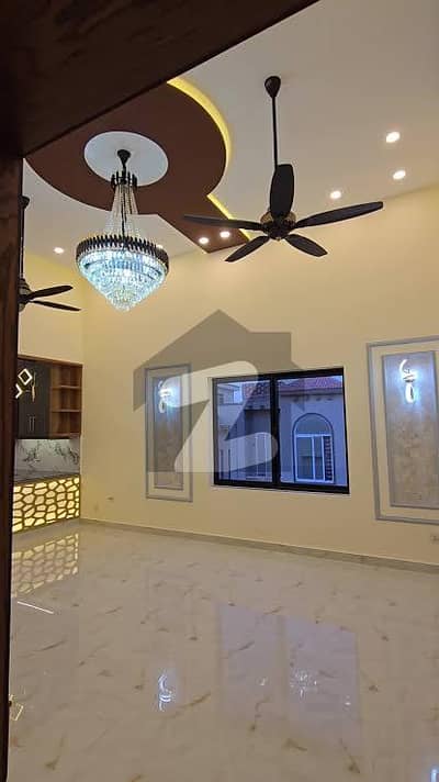 جی ۔ 10/2 جی ۔ 10,اسلام آباد میں 5 کمروں کا 1 کنال مکان 4.5 لاکھ میں کرایہ پر دستیاب ہے۔