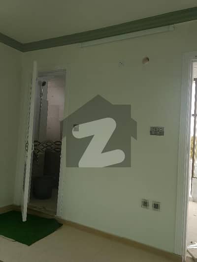 پشاور روڈ راولپنڈی میں 1 کمرے کا 2 مرلہ فلیٹ 45.0 ہزار میں کرایہ پر دستیاب ہے۔