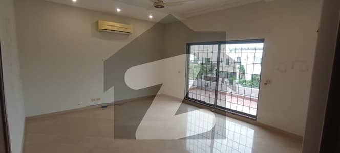 1 KANAL Beautiful Upper Portion For Rent In DHA Phase 5 Block A