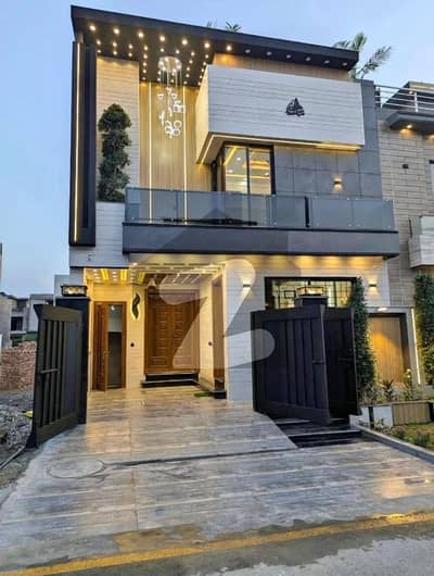 ڈی ایچ اے 9 ٹاؤن ڈیفنس (ڈی ایچ اے),لاہور میں 3 کمروں کا 5 مرلہ مکان 2.25 کروڑ میں برائے فروخت۔