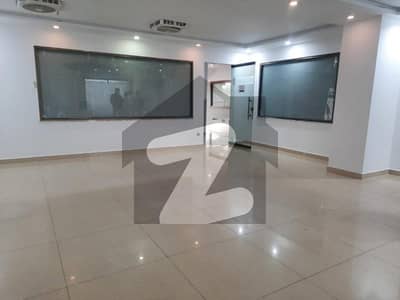 جی ۔ 8 مرکز جی ۔ 8,اسلام آباد میں 4 کمروں کا 6 مرلہ دفتر 4.5 لاکھ میں کرایہ پر دستیاب ہے۔