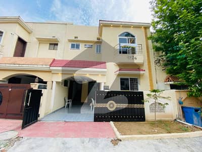 بحریہ ٹاؤن فیز 8 بحریہ ٹاؤن راولپنڈی,راولپنڈی میں 3 کمروں کا 5 مرلہ مکان 2.1 کروڑ میں برائے فروخت۔