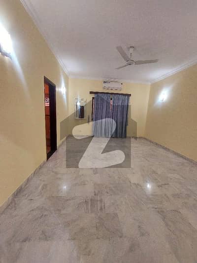 EXCELLENT 5 BED BUNGALOW WITH BASEMENT