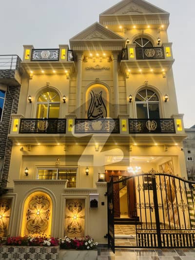 سٹی ہاؤسنگ سکیم جہلم میں 4 کمروں کا 5 مرلہ مکان 2.15 کروڑ میں برائے فروخت۔