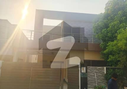 ڈی ایچ اے 9 ٹاؤن ڈیفنس (ڈی ایچ اے),لاہور میں 4 کمروں کا 8 مرلہ مکان 1.6 لاکھ میں کرایہ پر دستیاب ہے۔