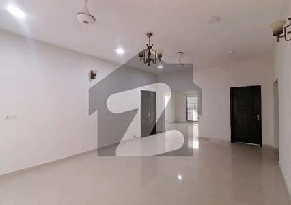Facing Park 10 Marla House For sale In Askari 3 Multan In Only Rs. 33000000