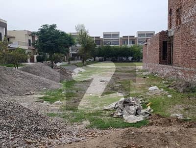 بش ایگزیکٹو ولاز ملتان میں 12 مرلہ رہائشی پلاٹ 2.36 کروڑ میں برائے فروخت۔