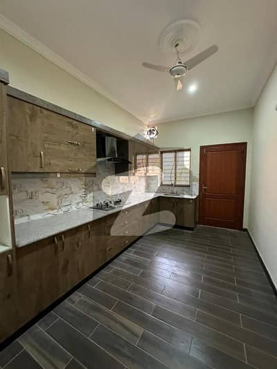 MULTI GARDEN B-17 10 MARLA FULL AVAILABLE FOR RENT