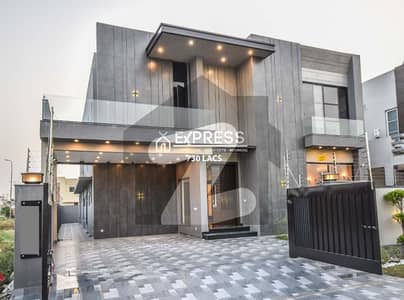 ڈی ایچ اے فیز 6 - بلاک اے فیز 6,ڈیفنس (ڈی ایچ اے),لاہور میں 6 کمروں کا 1 کنال مکان 8.95 کروڑ میں برائے فروخت۔