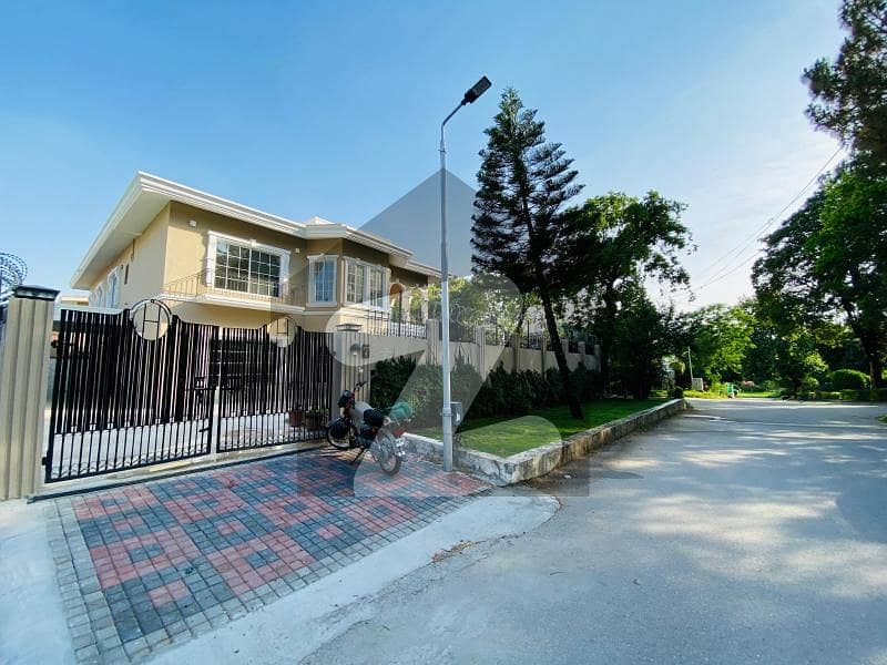 Like New House Available For Rent In F-8 Like New House Available For Rent In F-8