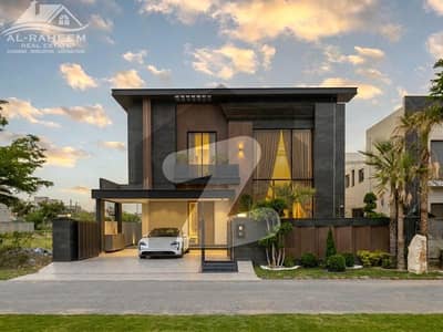 ڈی ایچ اے فیز 5 - بلاک ڈی فیز 5,ڈیفنس (ڈی ایچ اے),لاہور میں 5 کمروں کا 1 کنال مکان 9.75 کروڑ میں برائے فروخت۔