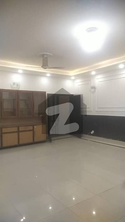 پی سی ایس آئی آر ہاؤسنگ سکیم لاہور میں 4 کمروں کا 1 کنال بالائی پورشن 1.4 لاکھ میں کرایہ پر دستیاب ہے۔