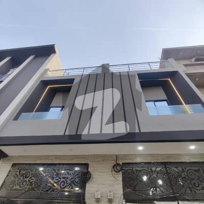 2.5 Marla House for sale hot location