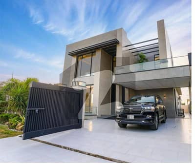 ڈی ایچ اے فیز 7 - بلاک ٹی فیز 7,ڈیفنس (ڈی ایچ اے),لاہور میں 4 کمروں کا 10 مرلہ مکان 4.8 کروڑ میں برائے فروخت۔