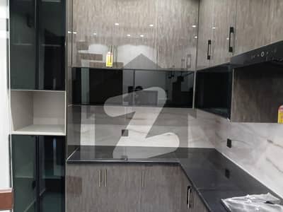 فارمانئیٹس ہاؤسنگ سکیم ۔ بلاک ایم فارمانئیٹس ہاؤسنگ سکیم,لاہور میں 3 کمروں کا 5 مرلہ مکان 90.0 ہزار میں کرایہ پر دستیاب ہے۔