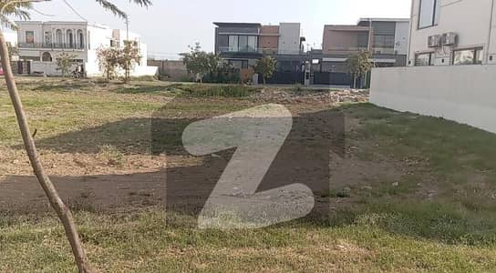 ڈی ایچ اے فیز9 پریزم - بلاک اے ڈی ایچ اے فیز9 پریزم,ڈی ایچ اے ڈیفینس,لاہور میں 1 کنال رہائشی پلاٹ 2.65 کروڑ میں برائے فروخت۔