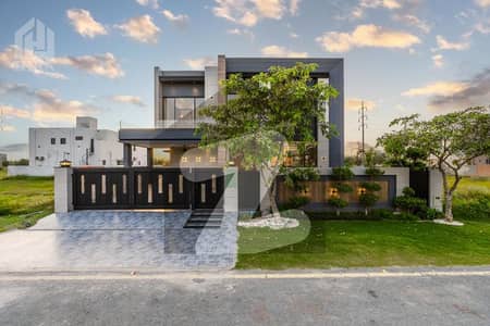 ڈی ایچ اے فیز 6 - بلاک سی فیز 6,ڈیفنس (ڈی ایچ اے),لاہور میں 5 کمروں کا 1 کنال مکان 8.35 کروڑ میں برائے فروخت۔