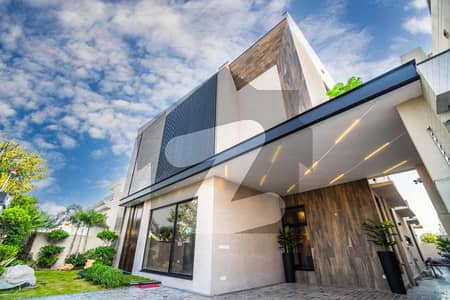 ڈی ایچ اے فیز 7 ڈیفنس (ڈی ایچ اے),لاہور میں 5 کمروں کا 1 کنال مکان 8.25 کروڑ میں برائے فروخت۔