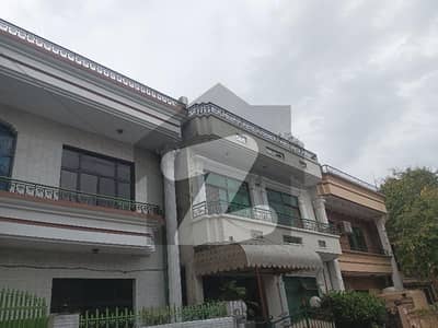 جی ۔ 11/1 جی ۔ 11,اسلام آباد میں 3 کمروں کا 5 مرلہ مکان 4.2 کروڑ میں برائے فروخت۔