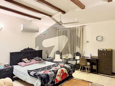 ڈی ایچ اے فیز 5 - بلاک جے فیز 5,ڈیفنس (ڈی ایچ اے),لاہور میں 9 کمروں کا 1 کنال مکان 12.5 کروڑ میں برائے فروخت۔