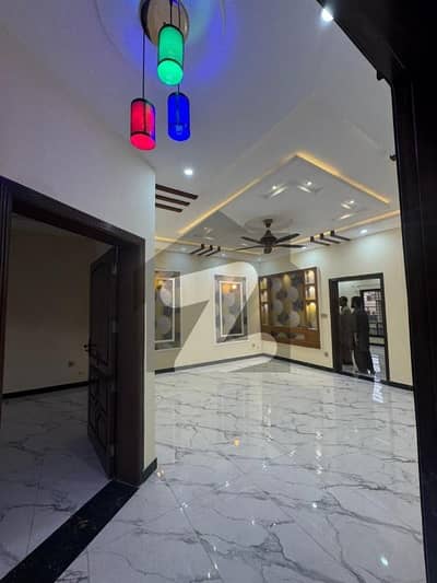 بحریہ ٹاؤن فیز 8 ۔ عثمان بلاک بحریہ ٹاؤن فیز 8 ۔ سفاری ویلی,بحریہ ٹاؤن فیز 8,بحریہ ٹاؤن راولپنڈی,راولپنڈی میں 5 کمروں کا 7 مرلہ مکان 2.65 کروڑ میں برائے فروخت۔